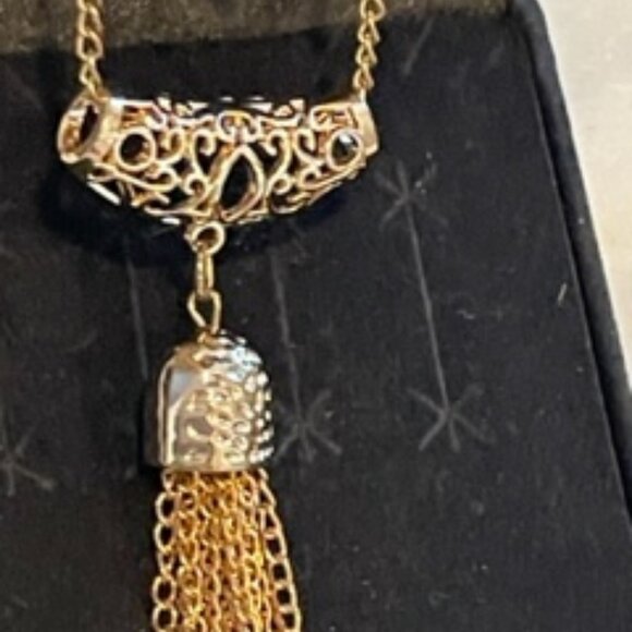 Vintage gold tone necklace w/slide dangling pendant - Picture 2 of 6